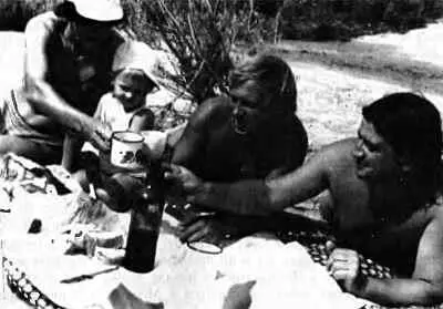 На диком бреге Иртыша Рая Карева мой сын Саша Карев и Саша Скуратович - фото 3