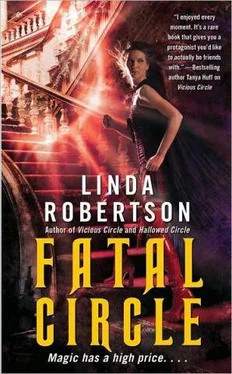 Linda Robertson Fatal Circle обложка книги