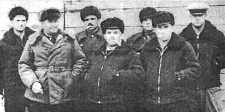 Летчики 3й АЭ 17го ИАП 1951 г В первом ряду слева направо Щербаков - фото 62