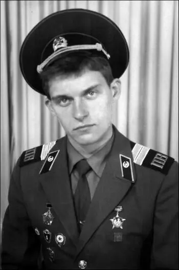 Из армии в мае 1988 года я приехал возмужавшим и голодным до секса Сразу - фото 18