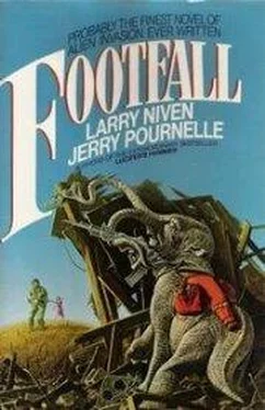 Larry Niven Footfall обложка книги