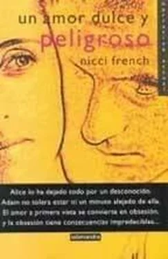 Nicci French Un amor dulce y peligroso обложка книги