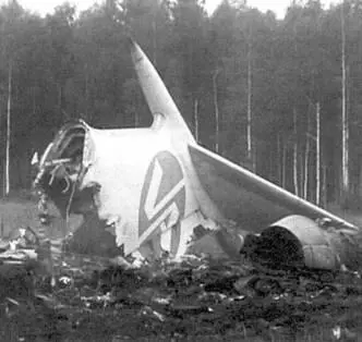 На месте падения Ту154 Июль 2001 г Проблема безопасности полетов давно - фото 97