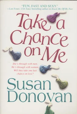 Susan Donovan Take a Chance On Me обложка книги