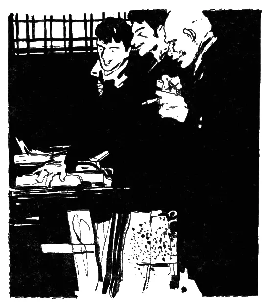 Стриженный под машинку мальчик бросил свою работу и вскочил с места Ну а - фото 23