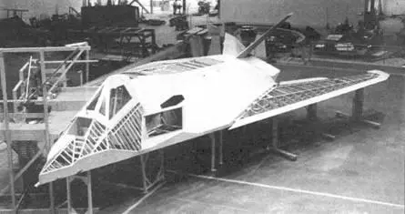 Полноразмерный деревянный макет F117A 1979 г SR71 и U2 обычно относят к - фото 15