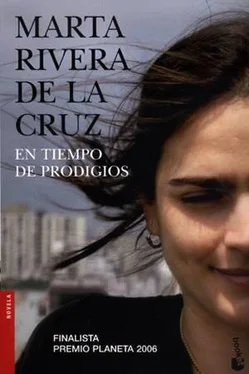 Marta Rivera de laCruz En tiempo de prodigios обложка книги