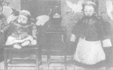 Пу И и его младший брат Пу Цзе 1908 г Японские интервенты у трупов - фото 34