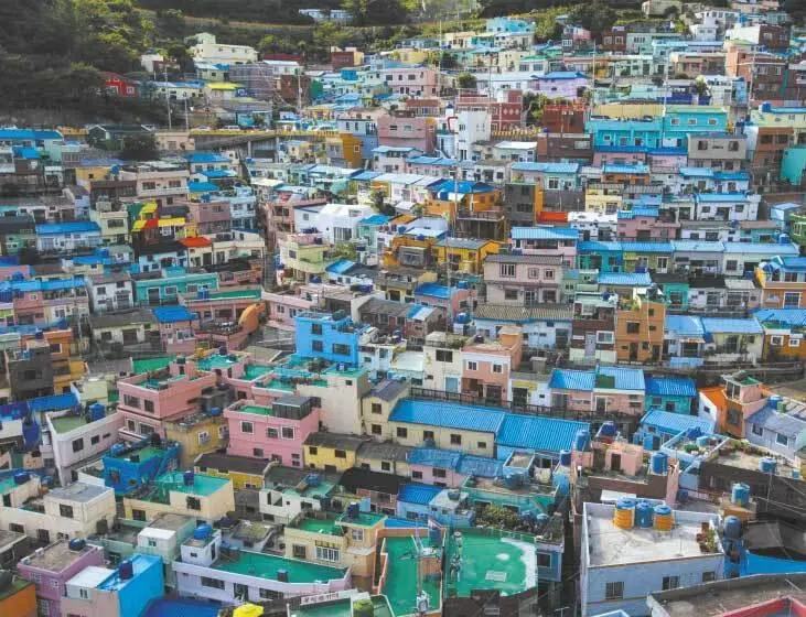 Традиционный квартал Камчхон в Пусане славится своими разноцветными домиками - фото 34