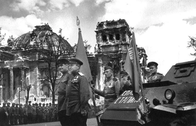 Через 65 лет после победоносного окончания Великой Отечественной войны - фото 1