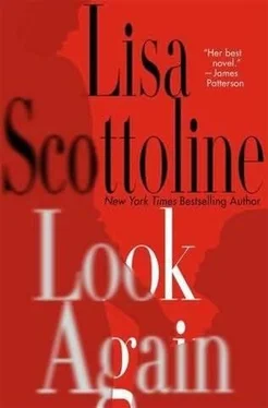 Lisa Scottoline Look Again обложка книги