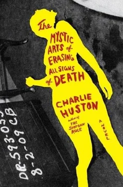 Charlie Huston The Mystic Arts of Erasing All Signs of Death обложка книги