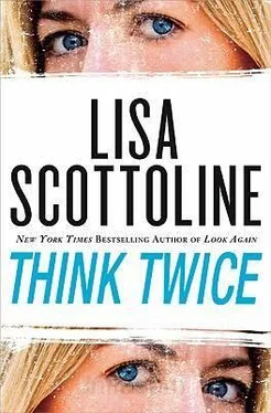 Lisa Scottoline Think Twice обложка книги