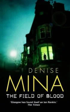 Denise Mina Field of Blood обложка книги