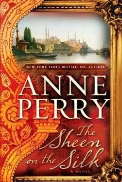 Anne Perry The Sheen of the Silk обложка книги