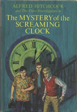 Роберт Артур The Mystery of the Screaming Clock обложка книги