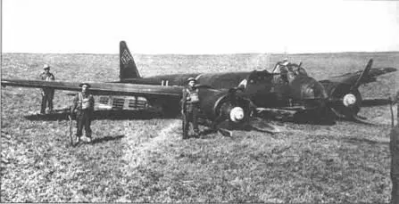 Наиболее современный бомбардировщик люфтваффе Ju 88 не был способен решать - фото 90