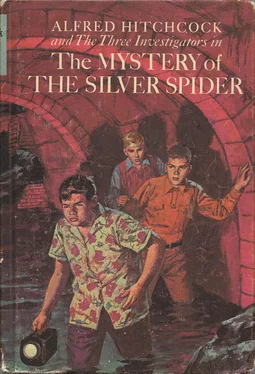 Роберт Артур The Mystery of the Silver Spider обложка книги