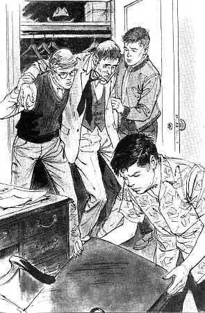 A small man was sitting on the floor of the closet gasping for breath His - фото 1