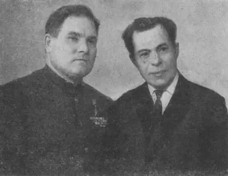 М П Девятаев слева и И Кривоногов участники побега с острова Узедом г - фото 6
