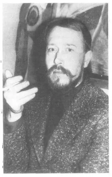 Константин Васильев 1975 год Костя с матерью сестрой и племянницей - фото 2