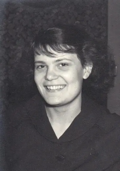 Вера Дмитриевна Лихачёва 1970е гг Слева направо В С Лихачёва мать Д - фото 20
