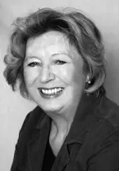 Ariana Franklin a former journalist is a biographer and author of the novel - фото 5