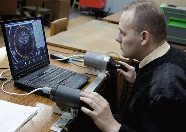 Кандидат учится выполнять стыковку транспортного корабля Союз с МКС И ручки - фото 38