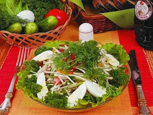 Продукты На 1 порцию 80 г редьки 1 помидор 1 огурец 12 желтого или - фото 16