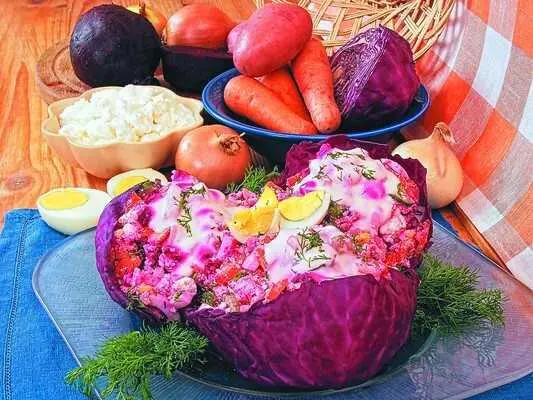 Продукты На 1 порцию 1 некрупная свекла 1 огурец 1 клубень картофеля 1 - фото 54