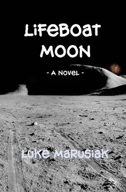 Luke Marusiak Lifeboat Moon обложка книги