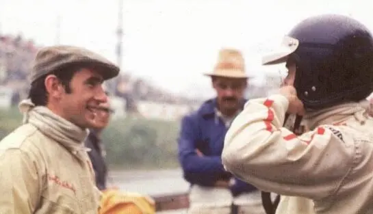 Джим Кларк и Джеки Стюарт на Гранпри Мексики 1967 В конце концов Стюарт все - фото 3