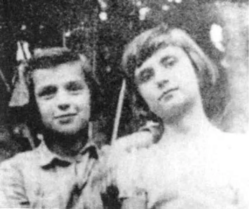 Светлана Тухачевская и Владимира Уборевич 1934 г Фото из личного архива В И - фото 18