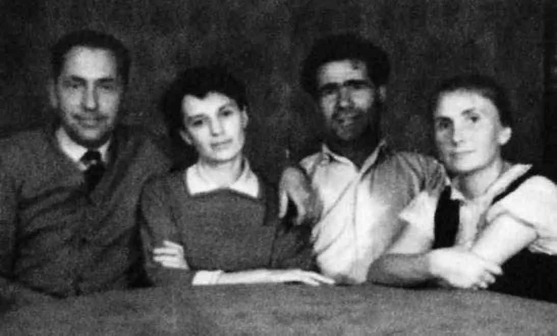 С М Тухачевская вторая слева и В И Уборевич с мужьями 1958 г Фото из - фото 42