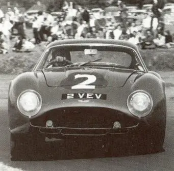 Aston Martin DB4 GT Zagato Кларка в Гудвуде в 1962 году Парнелл был в - фото 12
