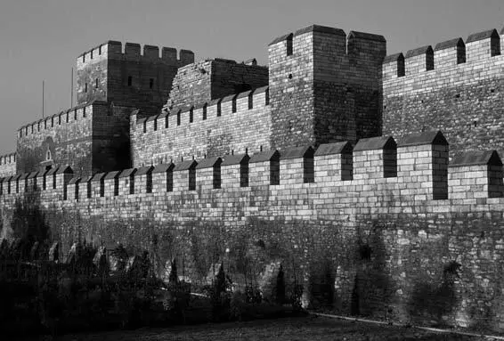 The walls of Constantinople first built by the emperor Theodosius in the fifth - фото 10