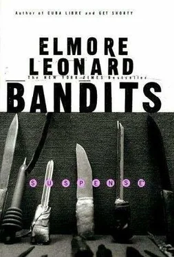 Elmore Leonard Bandits обложка книги