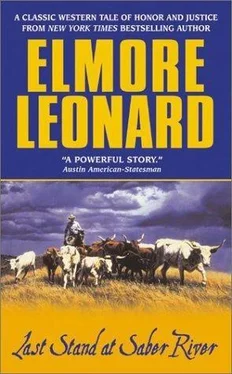 Elmore Leonard Last Stand at Saber River обложка книги