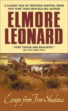 Elmore Leonard Escape from Five Shadows обложка книги