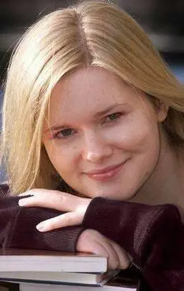 Before embarking on her writing career Cecelia Ahern completed a degree in - фото 2