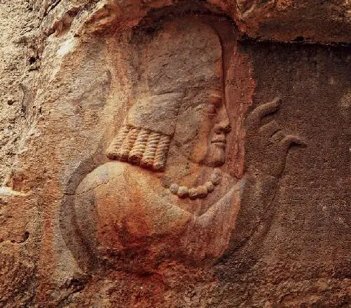 Kaveh Kazemi Getty Images Inscription at Nakshi Rustām of the chief priest - фото 14