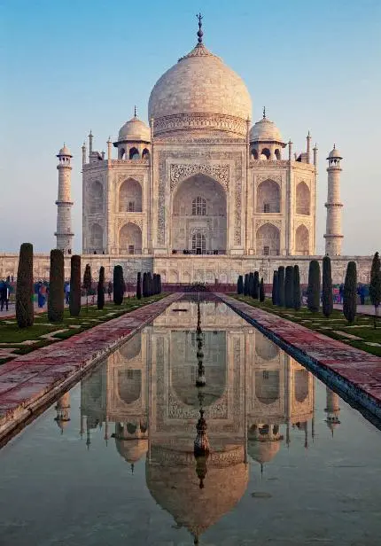 Getty Images The Taj Mahal a symbol of loveand of the sharp surge in wealth - фото 35