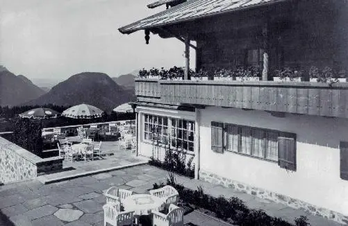 Heinrich Hoffmann ullstein bild via Getty Images Hitlers mountain home the - фото 43