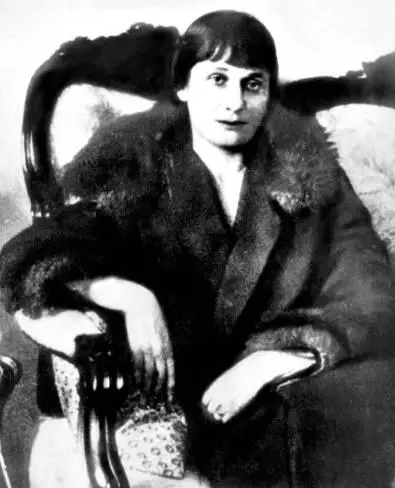 Анна Ахматова После выхода сборника Романтические цветы это имя мне - фото 30