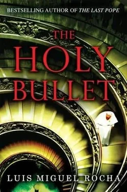 Luís Rocha The Holy Bullet обложка книги