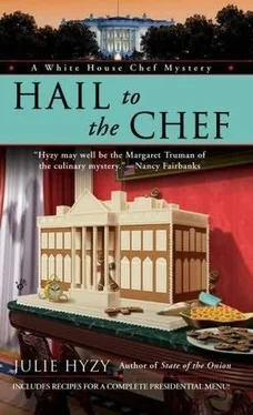 Julie Hyzy Hail to the Chef обложка книги