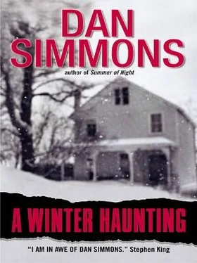 Dan Simmons A Winter Haunting обложка книги