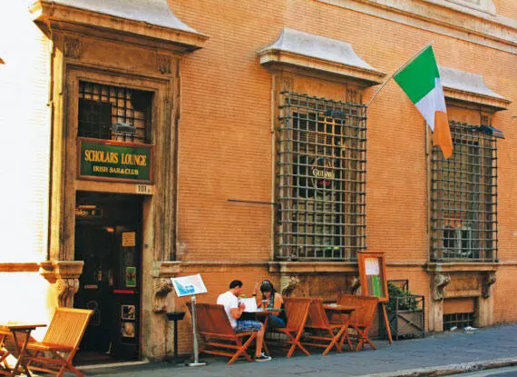 Scholars lounge Irish pub Фонтан Черепах На улице degli Specchi которую - фото 115