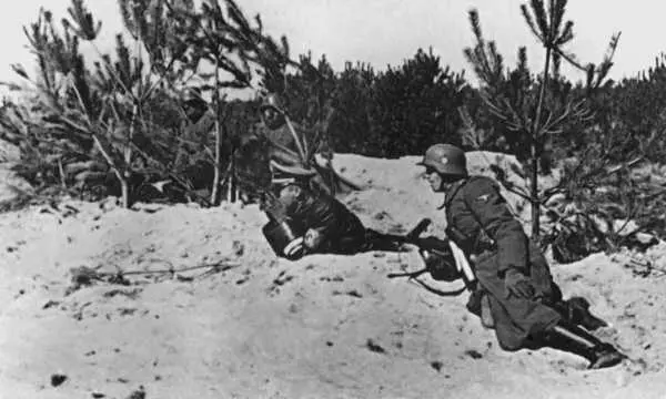 Польша сентябрь 1939 года Командир штандарта СС Дойчланд штандартенфюрер - фото 51