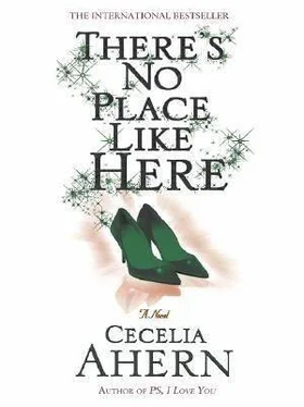 Cecelia Ahern There’s No Place Like Here обложка книги